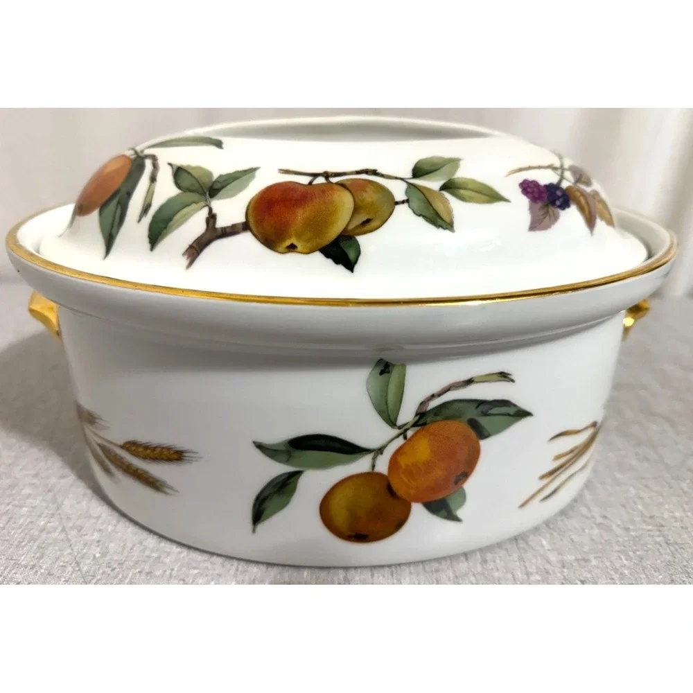 Royal Worcester Evesham 2.5 Qt 10